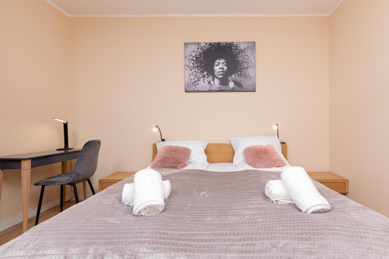 Apartamenty Polnocna By Noclegi Renters Darlowo Bagian luar foto